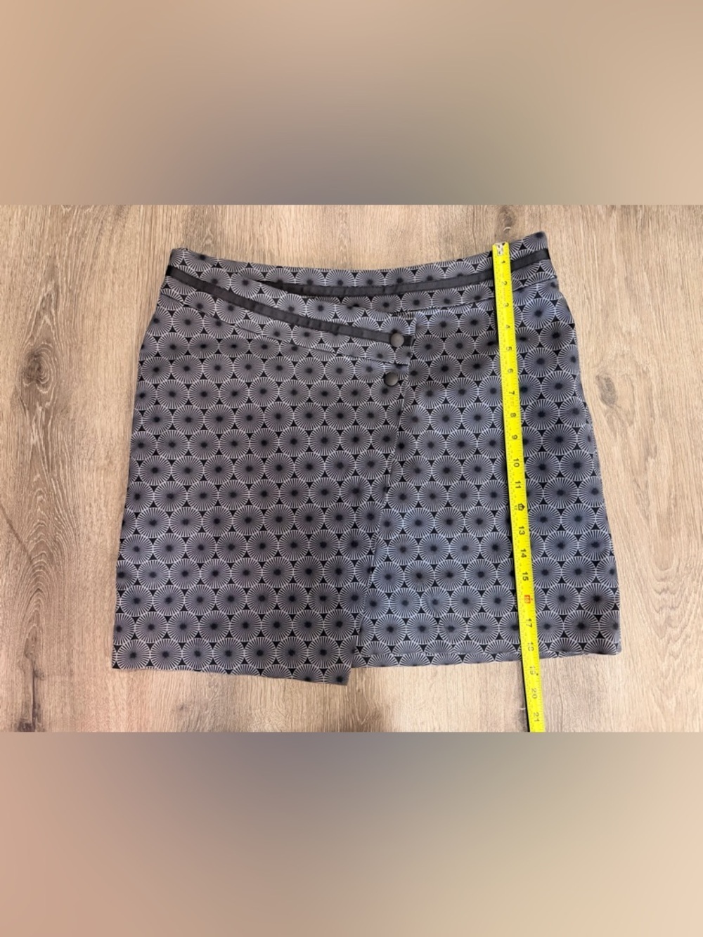 Women’s Golf Skort Size 12 - Picture 2 of 8